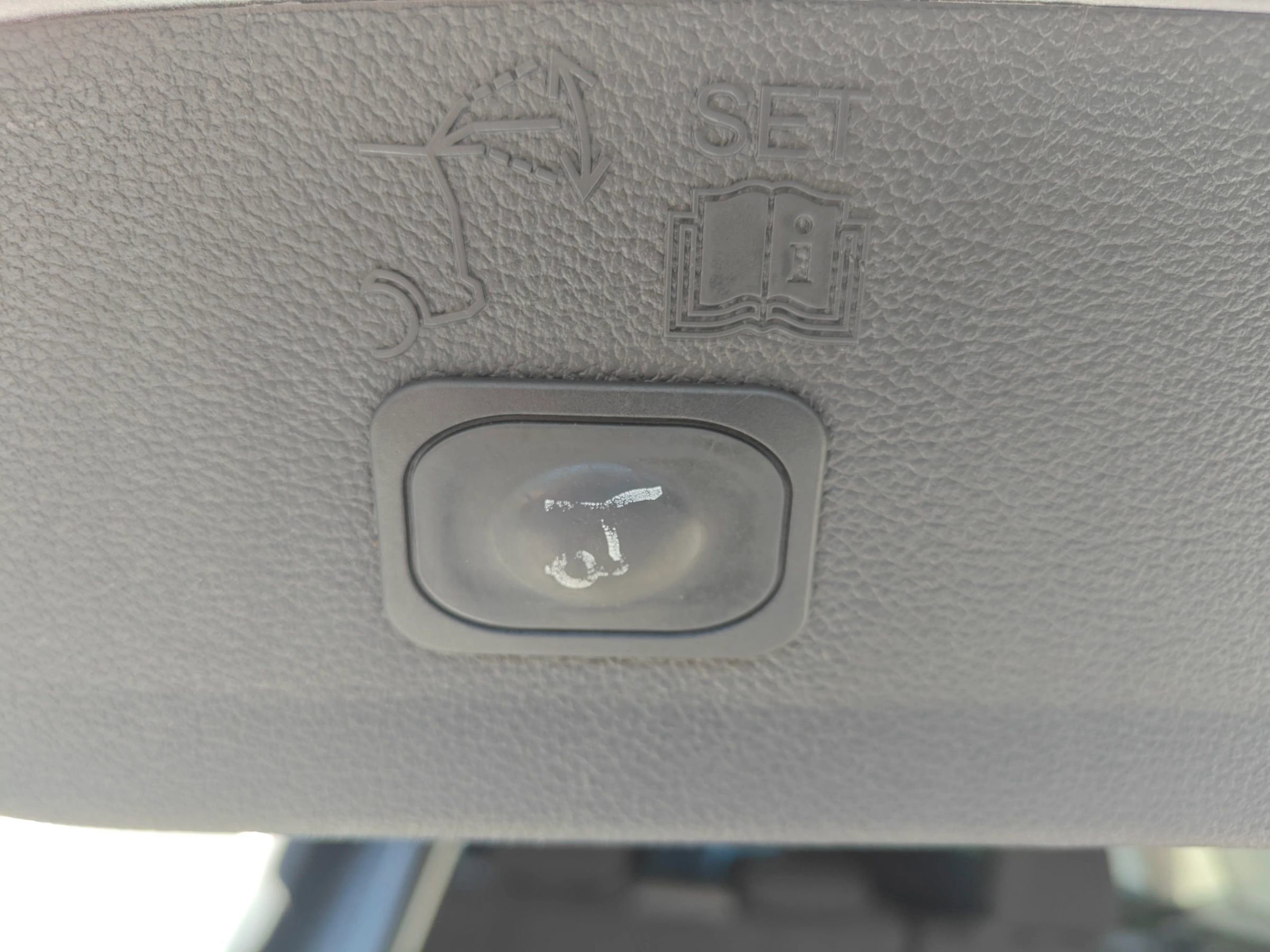 Used 2017 Ford Escape SE w/ Equipment Group 201A image 17