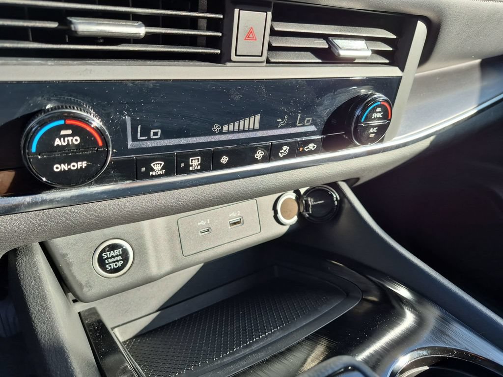 Used 2023 Nissan Rogue SV FWD image 22