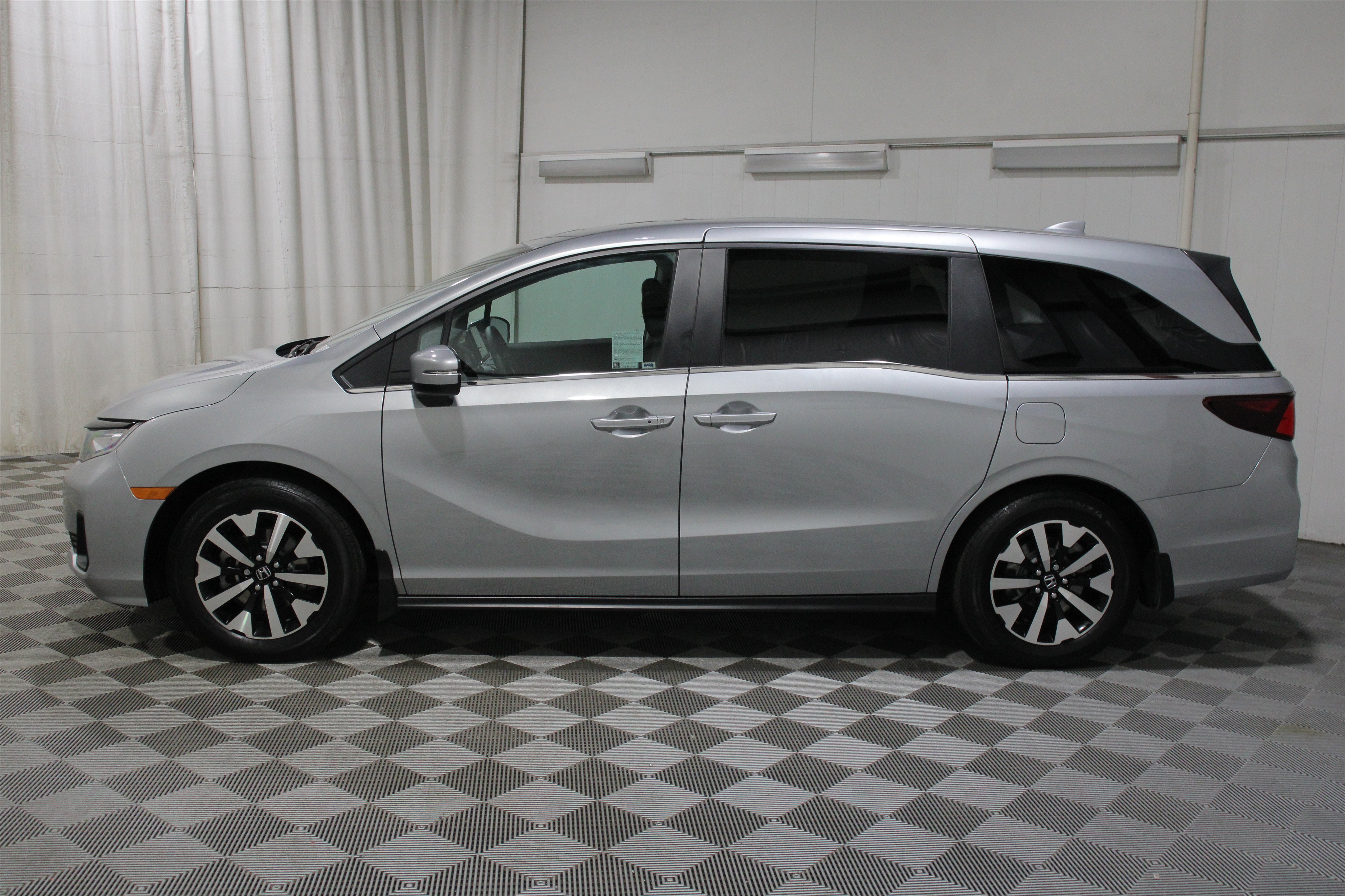 Used 2026 Honda Odyssey EX-L image 37