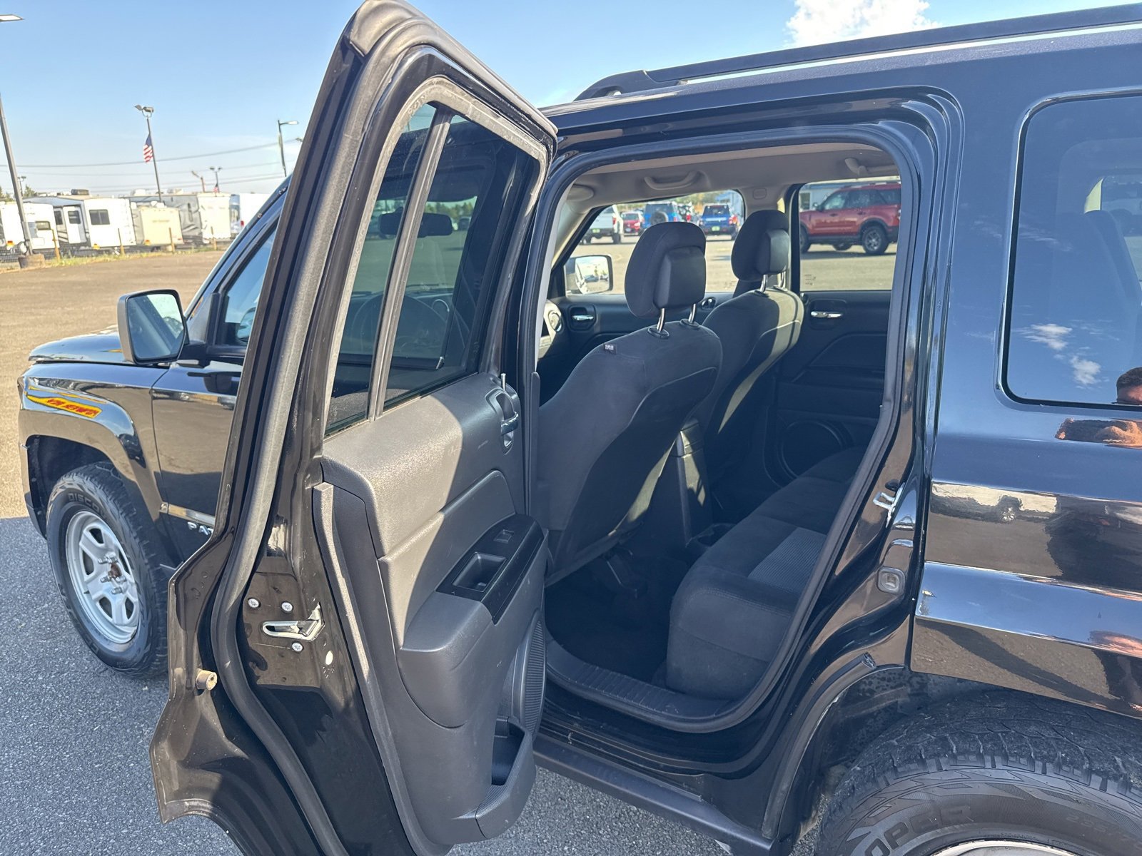 Used 2016 Jeep Patriot Sport w/ Power Value Group image 14