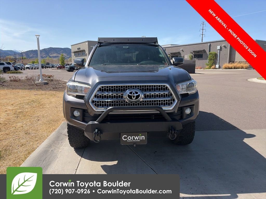 Used 2017 Toyota Tacoma TRD Off-Road w/ Tow Package (A/T) AWD/4WD image 2