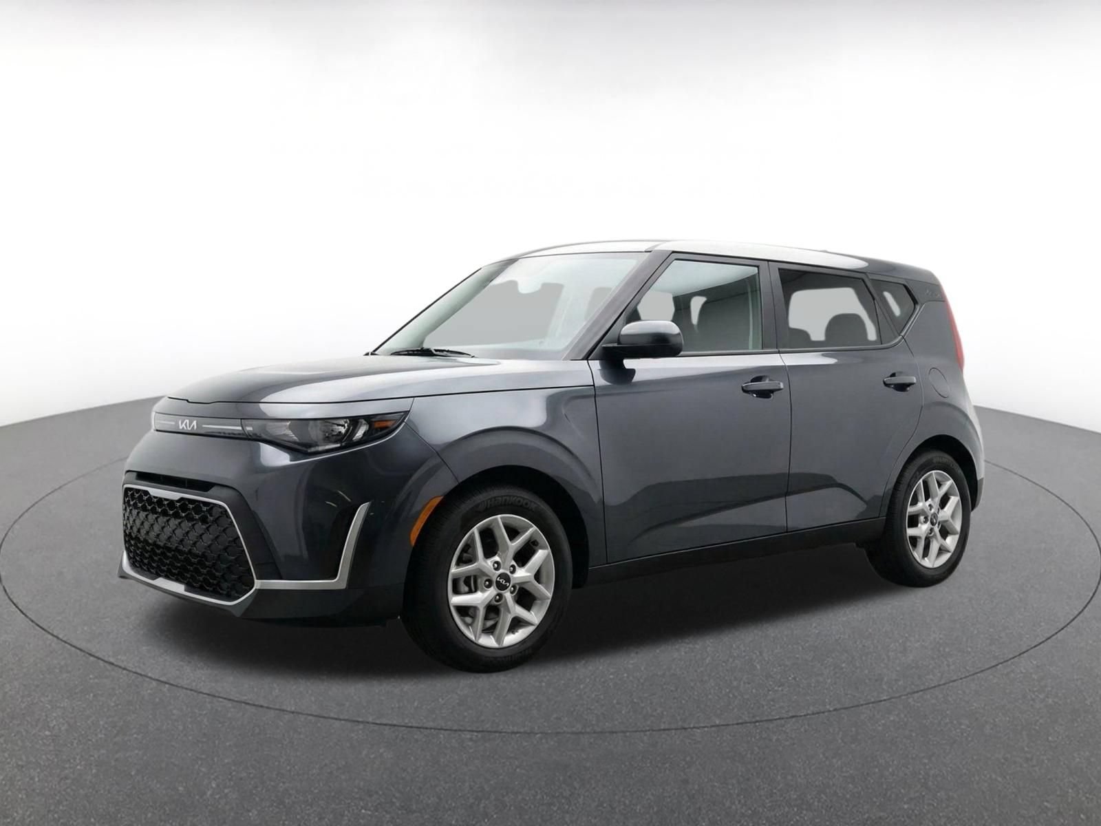 Used 2025 Kia Soul LX w/ LX Technology Package FWD image 3