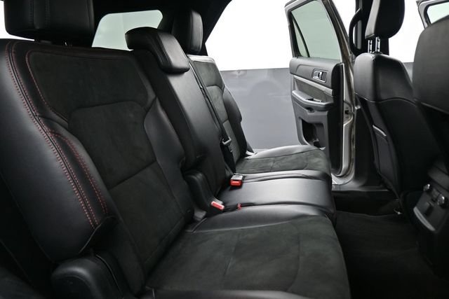 Used 2019 Ford Explorer XLT w/ Equipment Group 202A AWD/4WD image 23