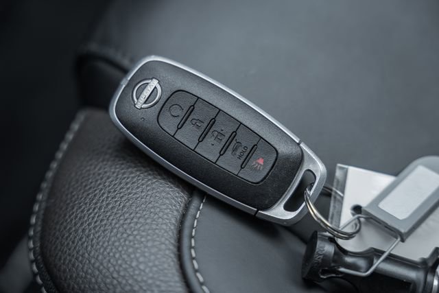 Used 2024 Nissan Pathfinder Platinum w/ Black Appearance Package image 48