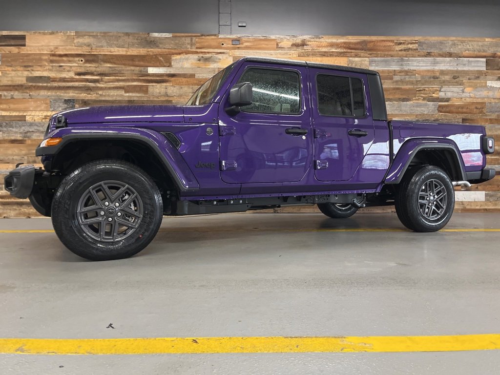 New 2026 Jeep Gladiator Sport image 20