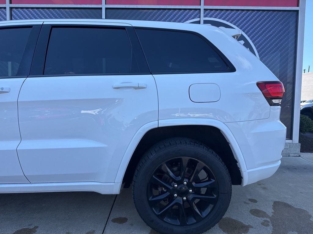 Used 2018 Jeep Grand Cherokee Altitude image 14