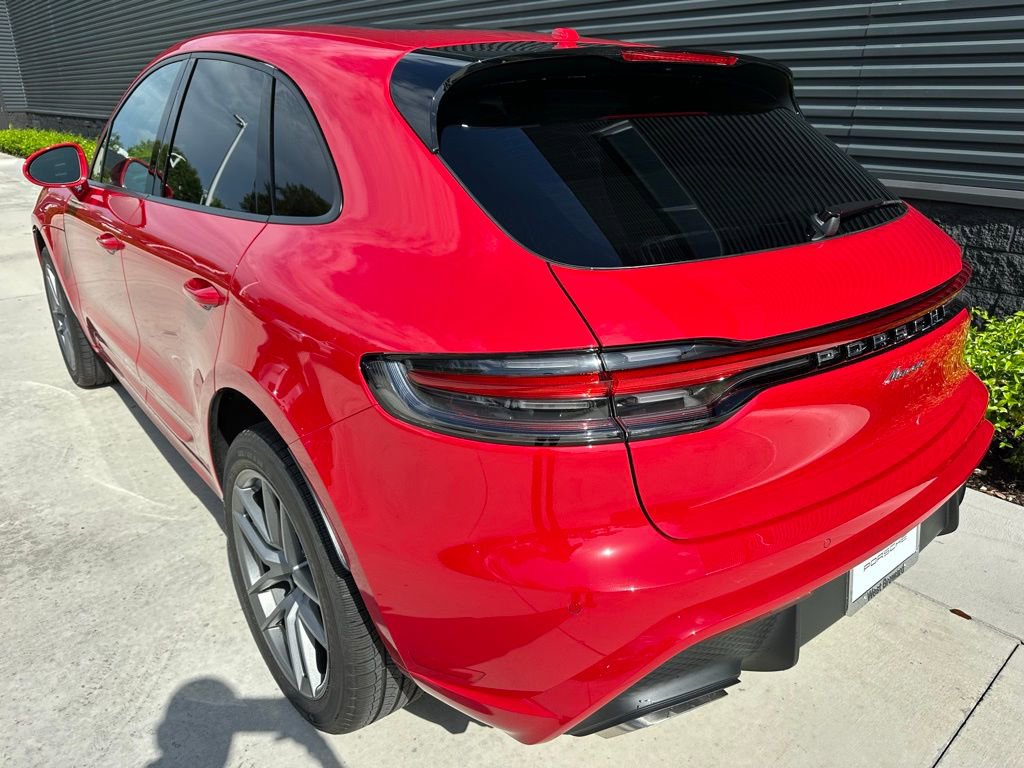Certified 2025 Porsche Macan AWD/4WD image 3