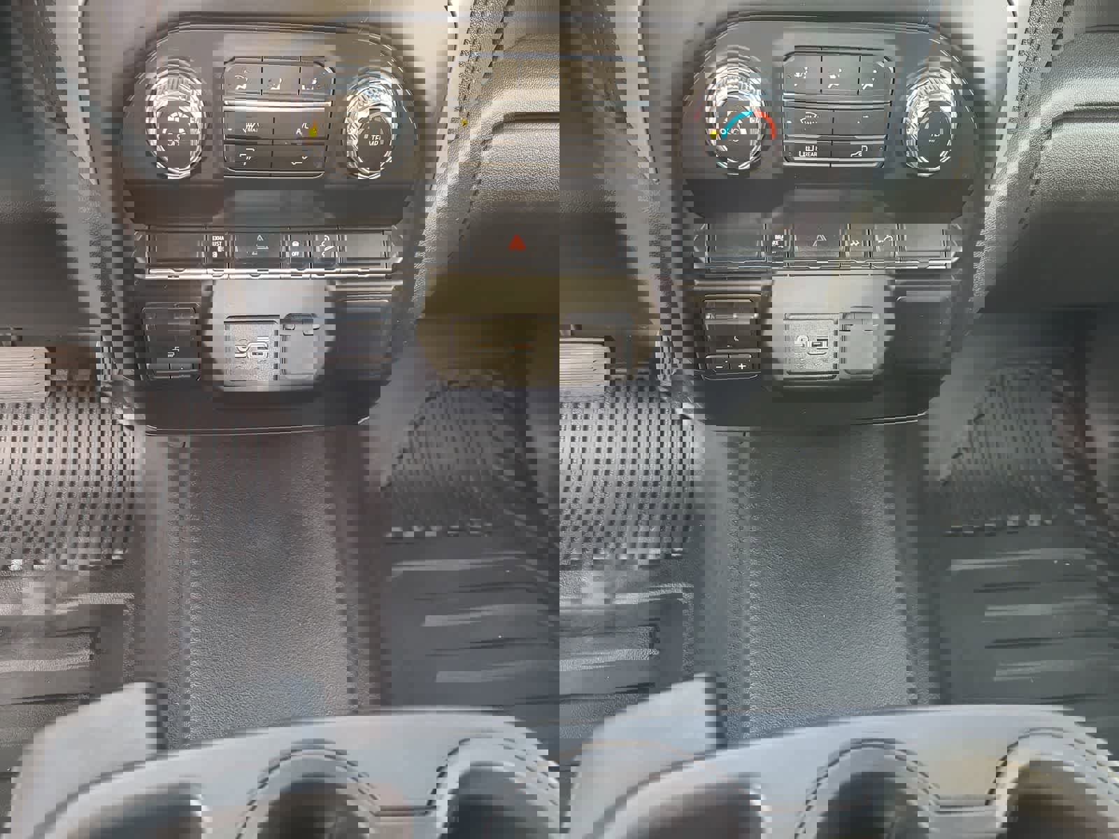 Used 2020 GMC Sierra 2500 SLE image 25