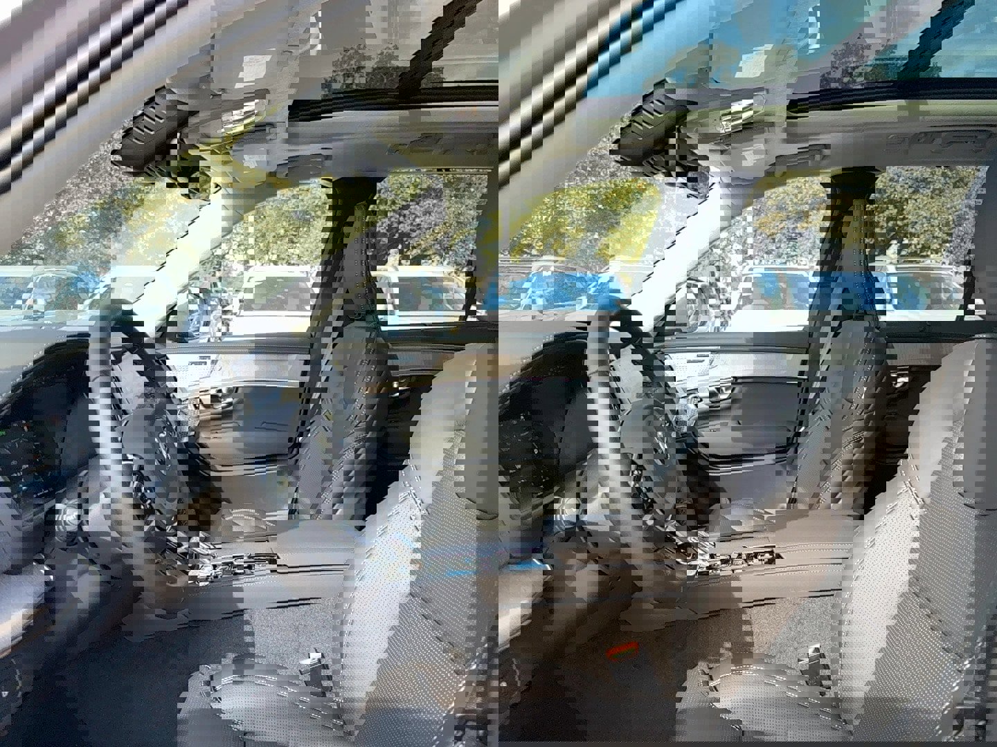 New 2026 Volvo XC90 T8 Ultra w/ Lounge Package image 12