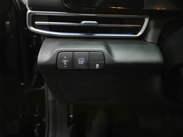 Used 2024 Hyundai Elantra Limited FWD image 28