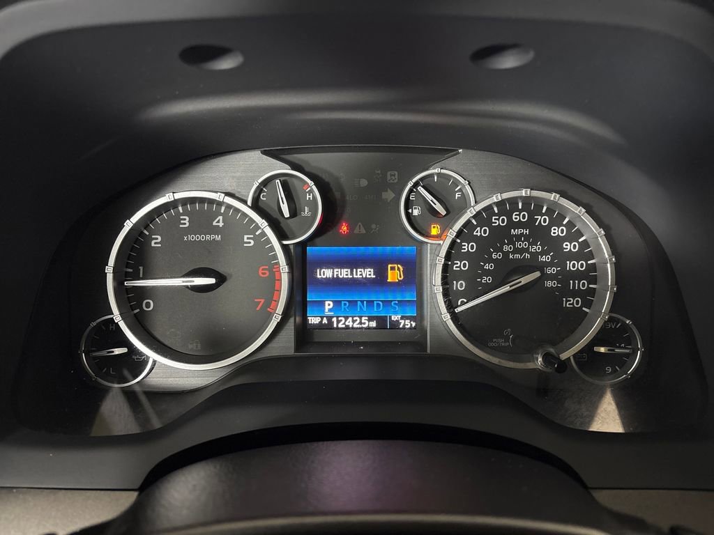 Used 2015 Toyota Tundra SR5 w/ SR5 Upgrade Package image 19