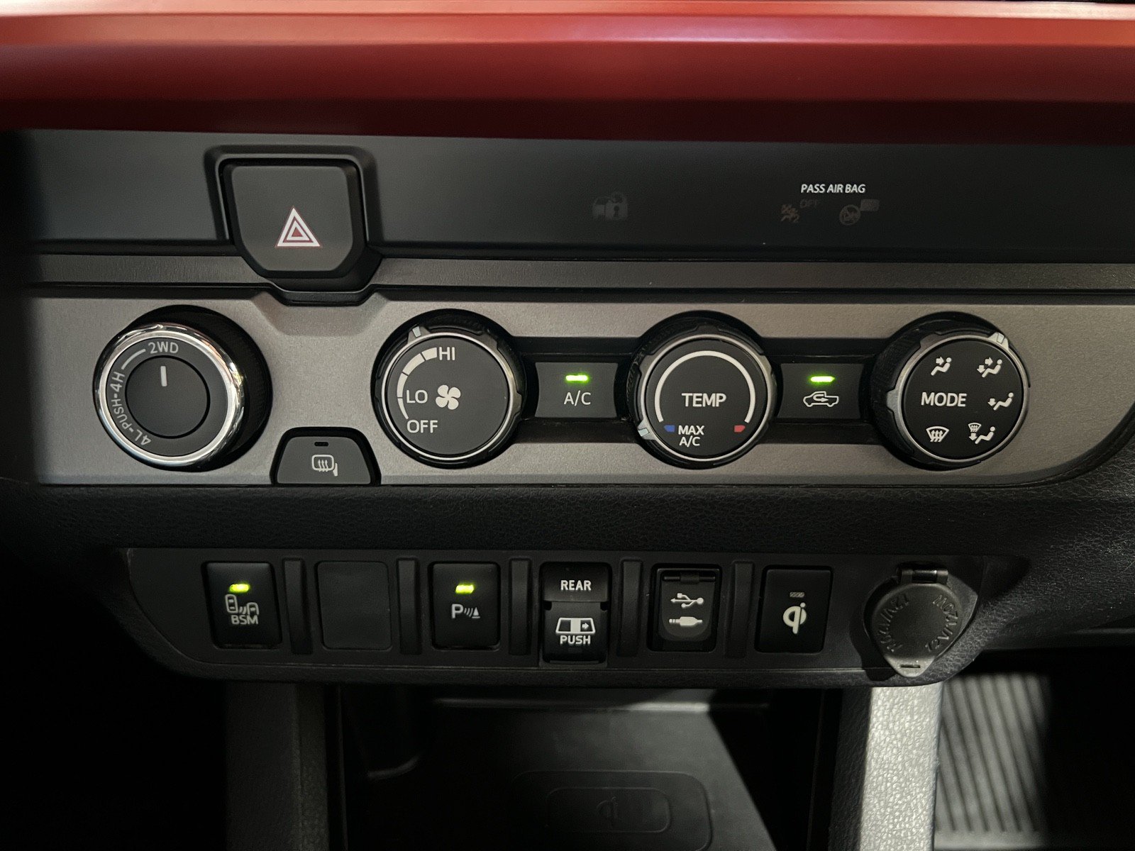 Used 2019 Toyota Tacoma TRD Off-Road w/ Technology Package AWD/4WD image 21