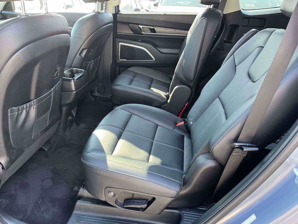 Used 2022 Kia Telluride EX w/ EX Premium Package image 6