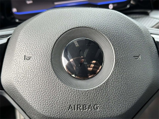 Certified 2022 Volkswagen Golf R image 24