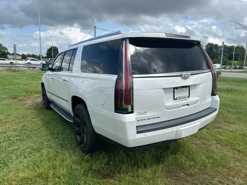 Used 2020 Cadillac Escalade ESV Premium Luxury AWD/4WD image 4