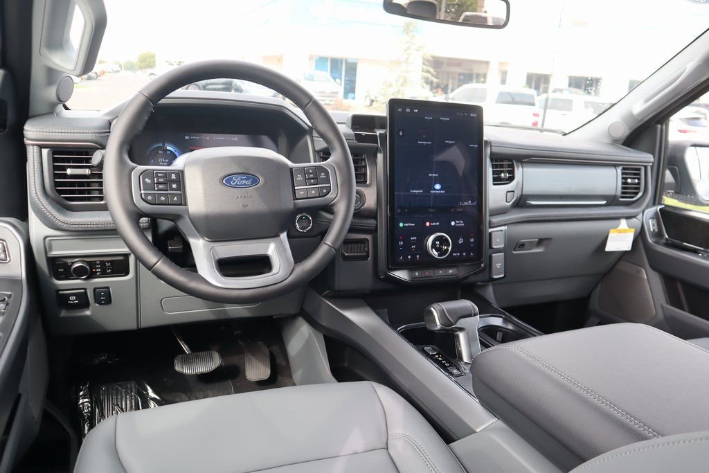 Used 2025 Ford F150 Lightning Flash image 2