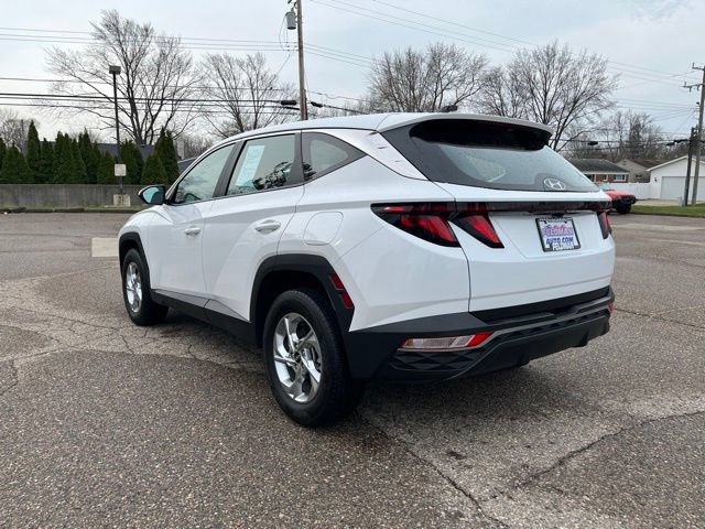 Used 2024 Hyundai Tucson SE AWD/4WD image 3