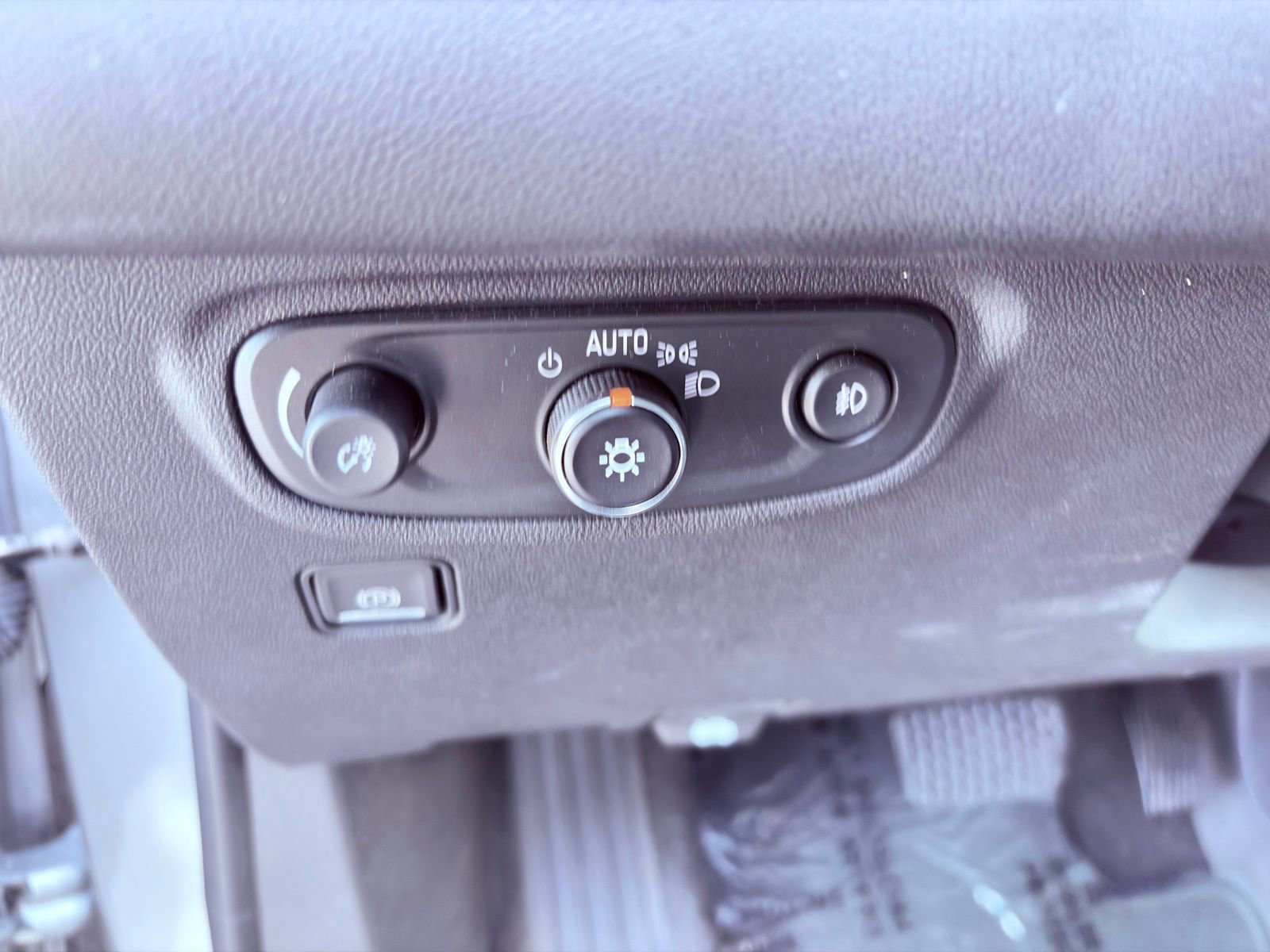 Used 2024 GMC Terrain SLT image 20