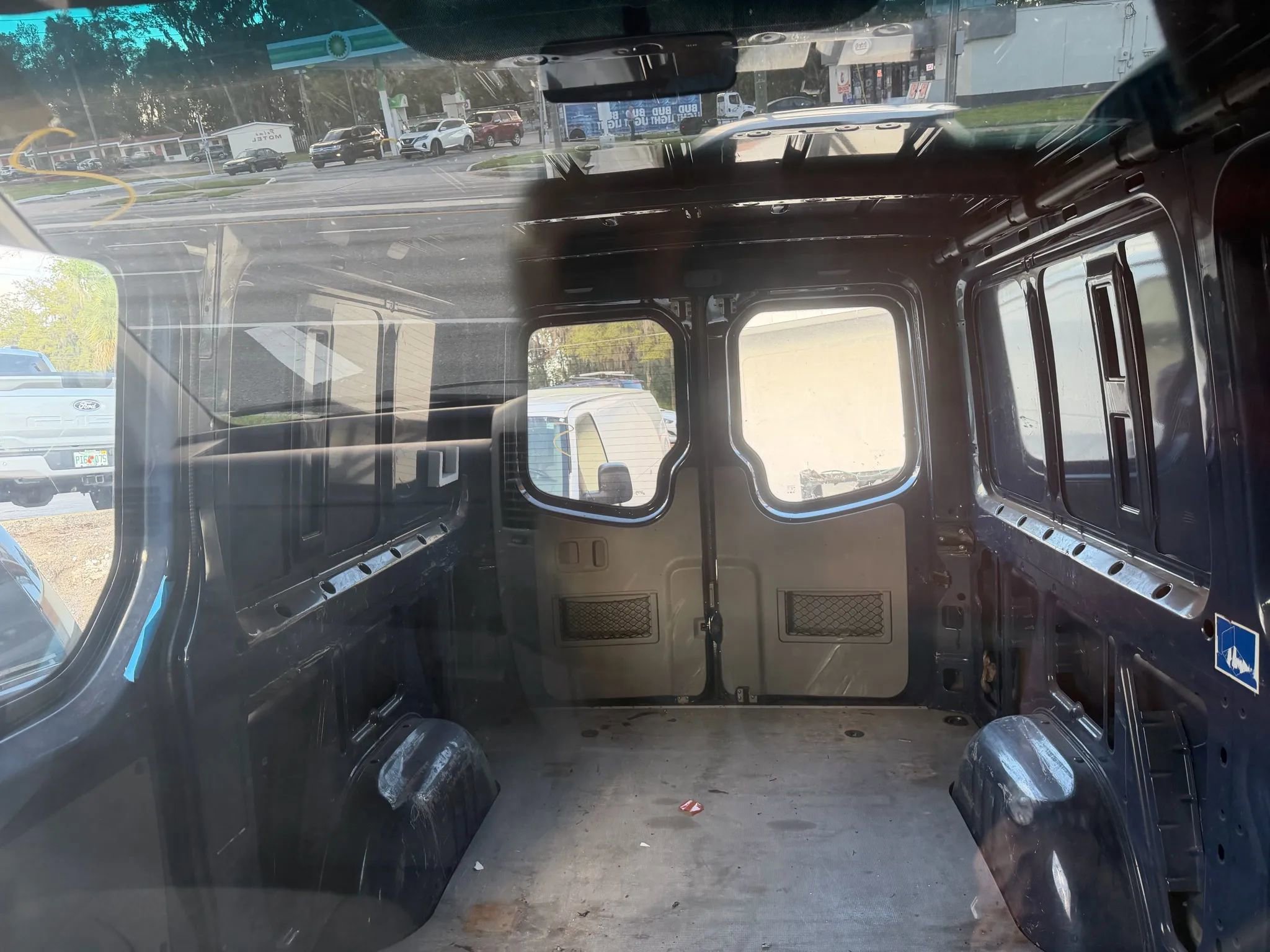 Used 2015 Freightliner Sprinter 2500 w/ Rear Window Package image 12