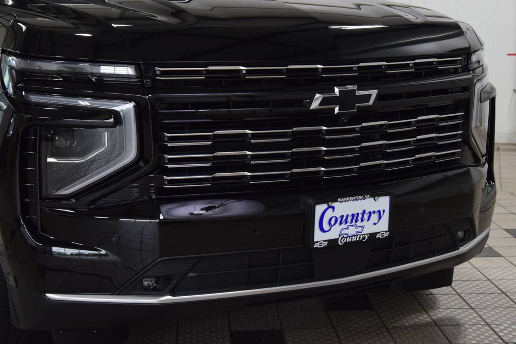 Used 2025 Chevrolet Tahoe High Country AWD/4WD image 13