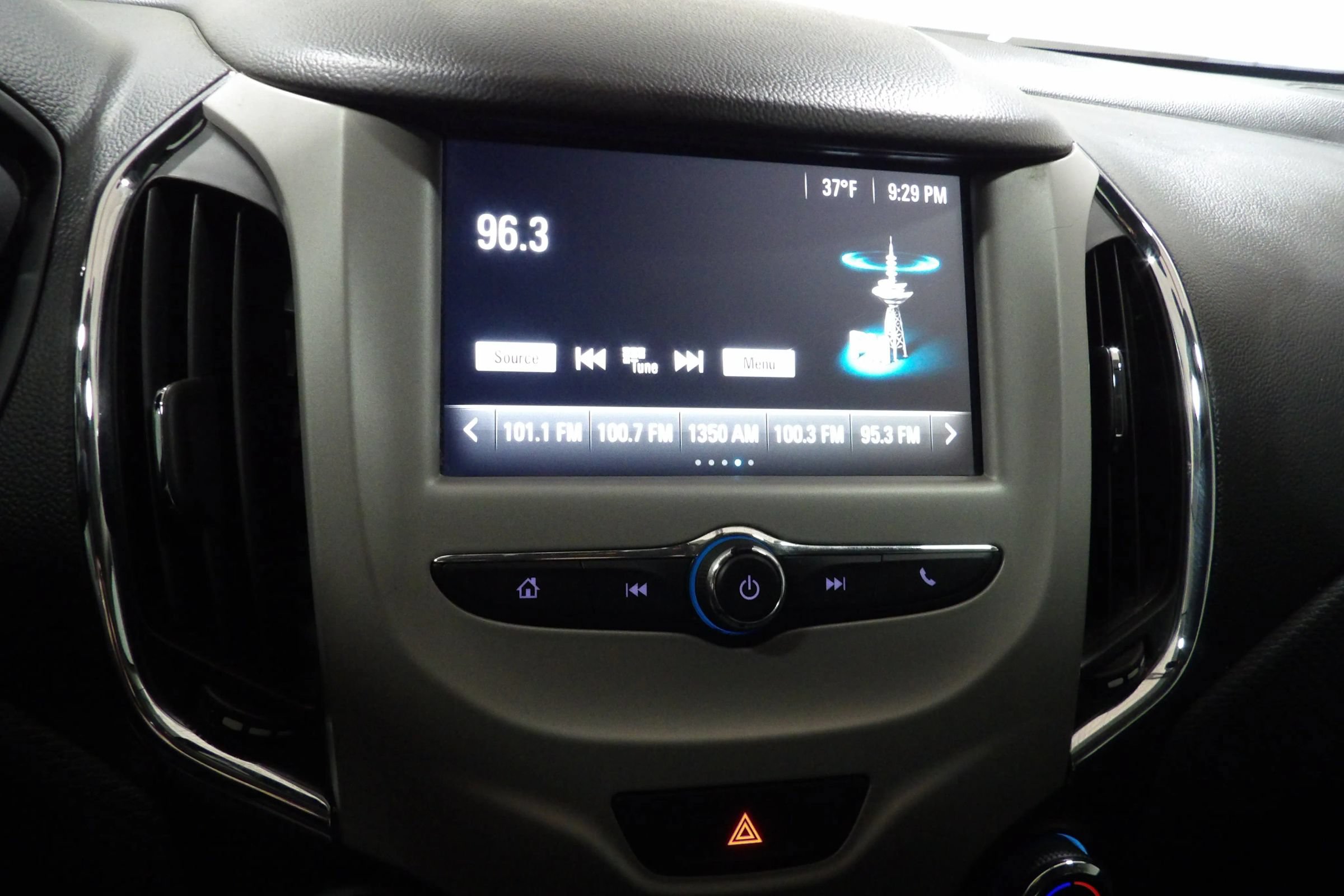 Used 2018 Chevrolet Cruze LS FWD image 11
