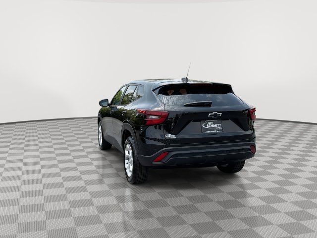 New 2026 Chevrolet Trax LS w/ LS Convenience Package FWD image 8