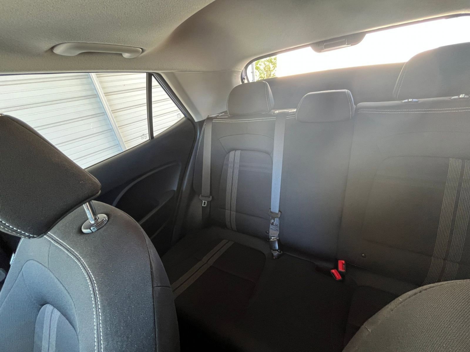 Used 2025 Hyundai Venue SEL image 35