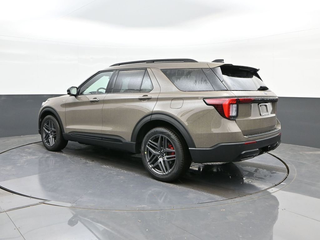 New 2026 Ford Explorer ST-Line w/ ST-Line Street Pack image 5