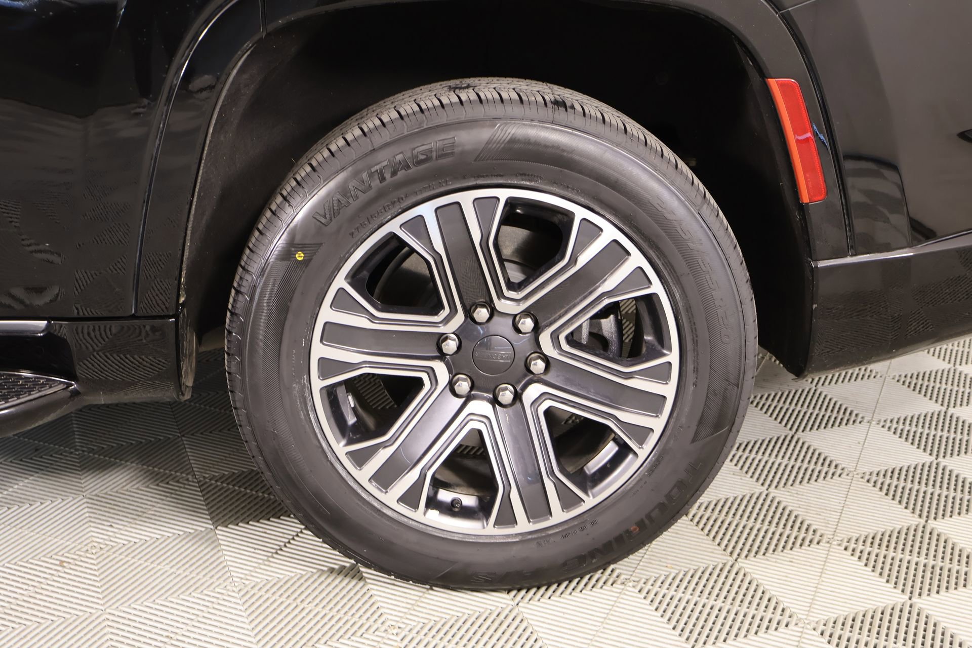 Used 2023 Jeep Wagoneer Series II image 20