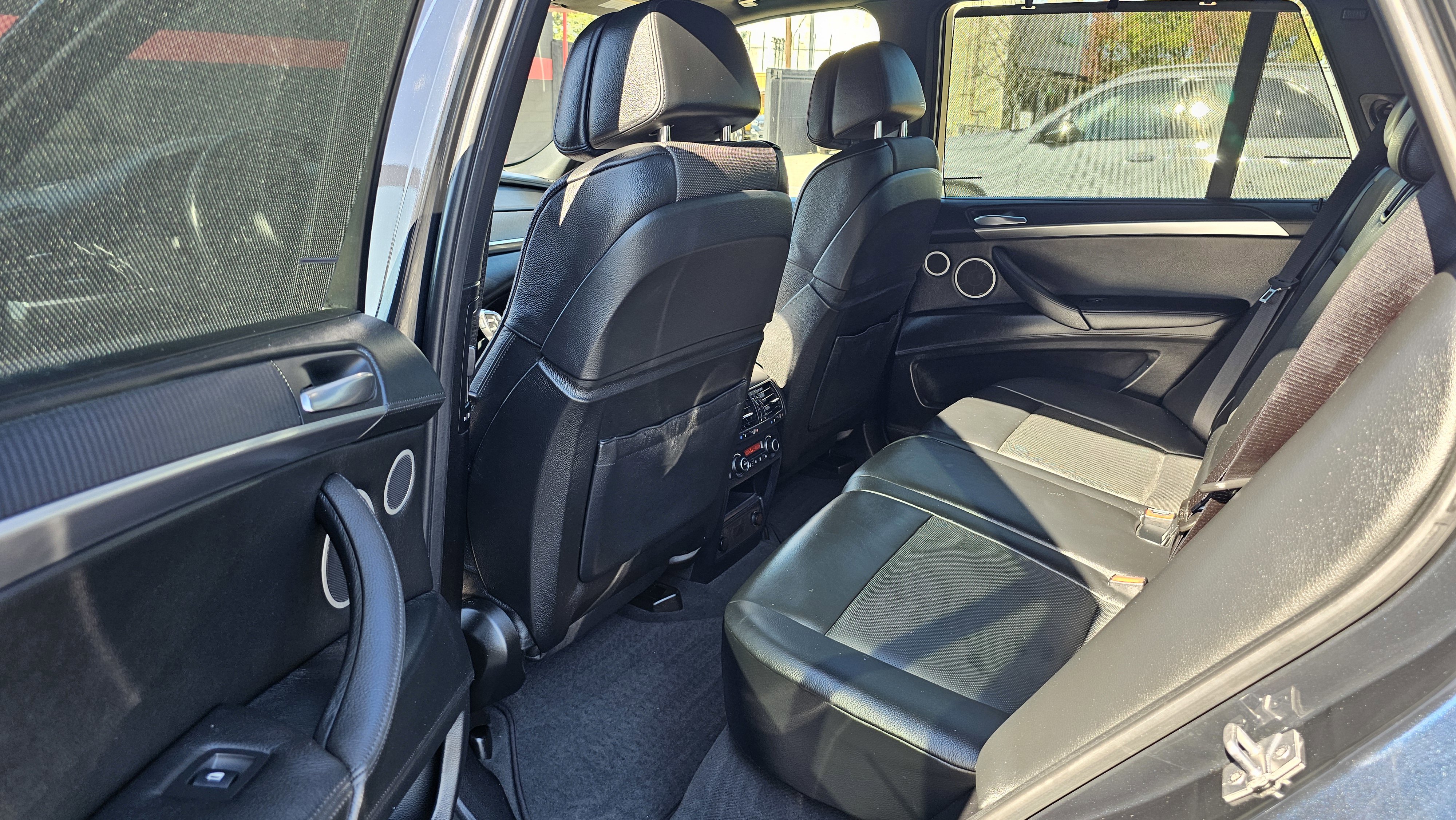 Used 2012 BMW X5 M w/ Active Ventilated Seat Pkg image 21