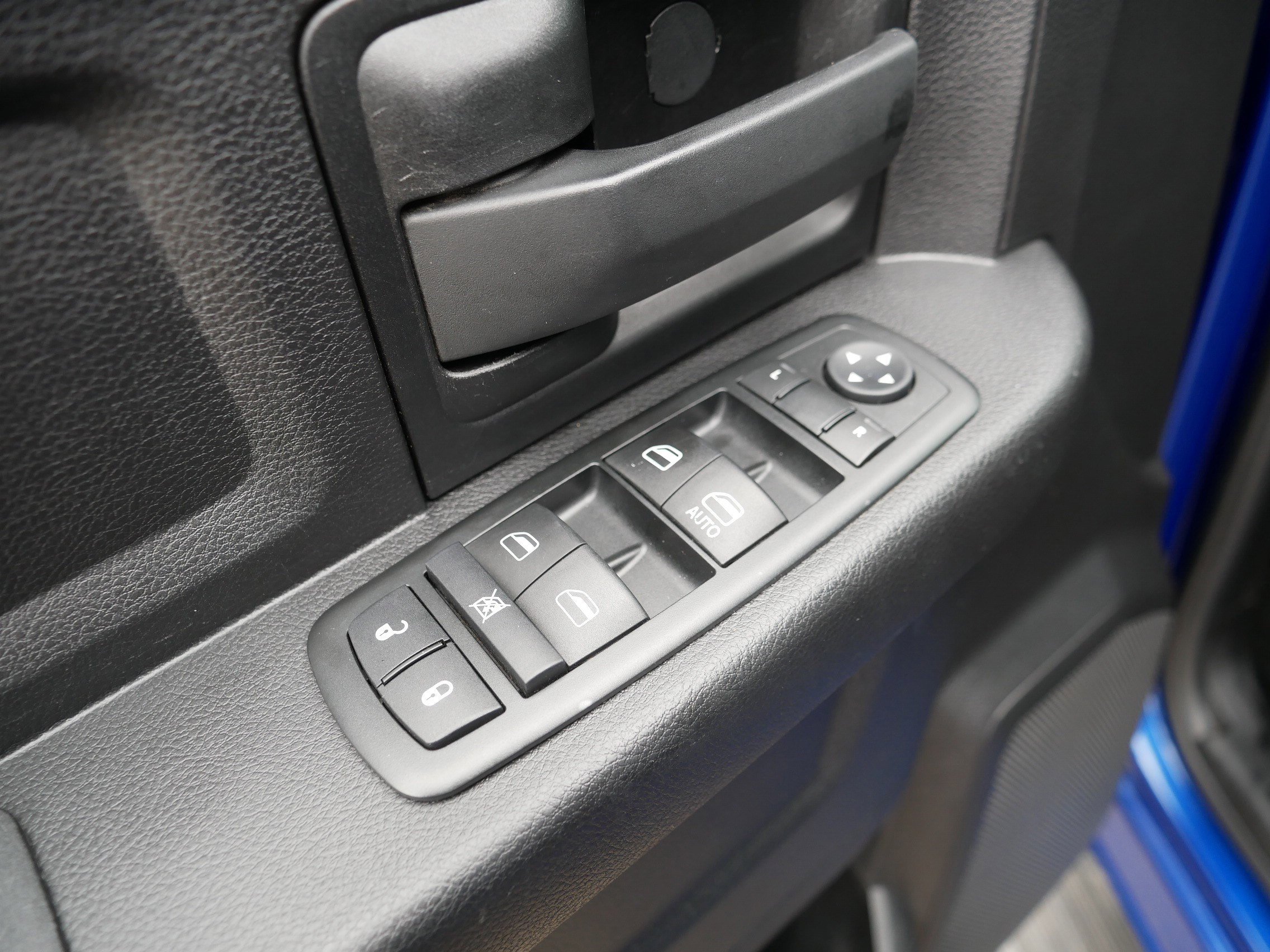 Used 2015 RAM 1500 Express image 19
