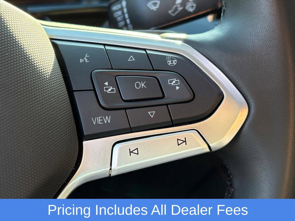 Used 2025 Volkswagen Atlas Peak Edition SE AWD/4WD image 14