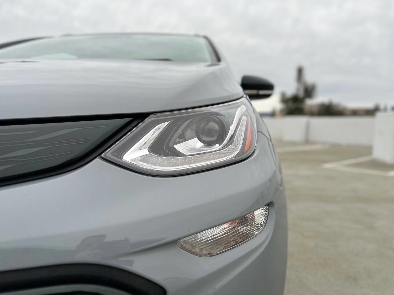 Used 2019 Chevrolet Bolt Premier w/ Infotainment Package image 4