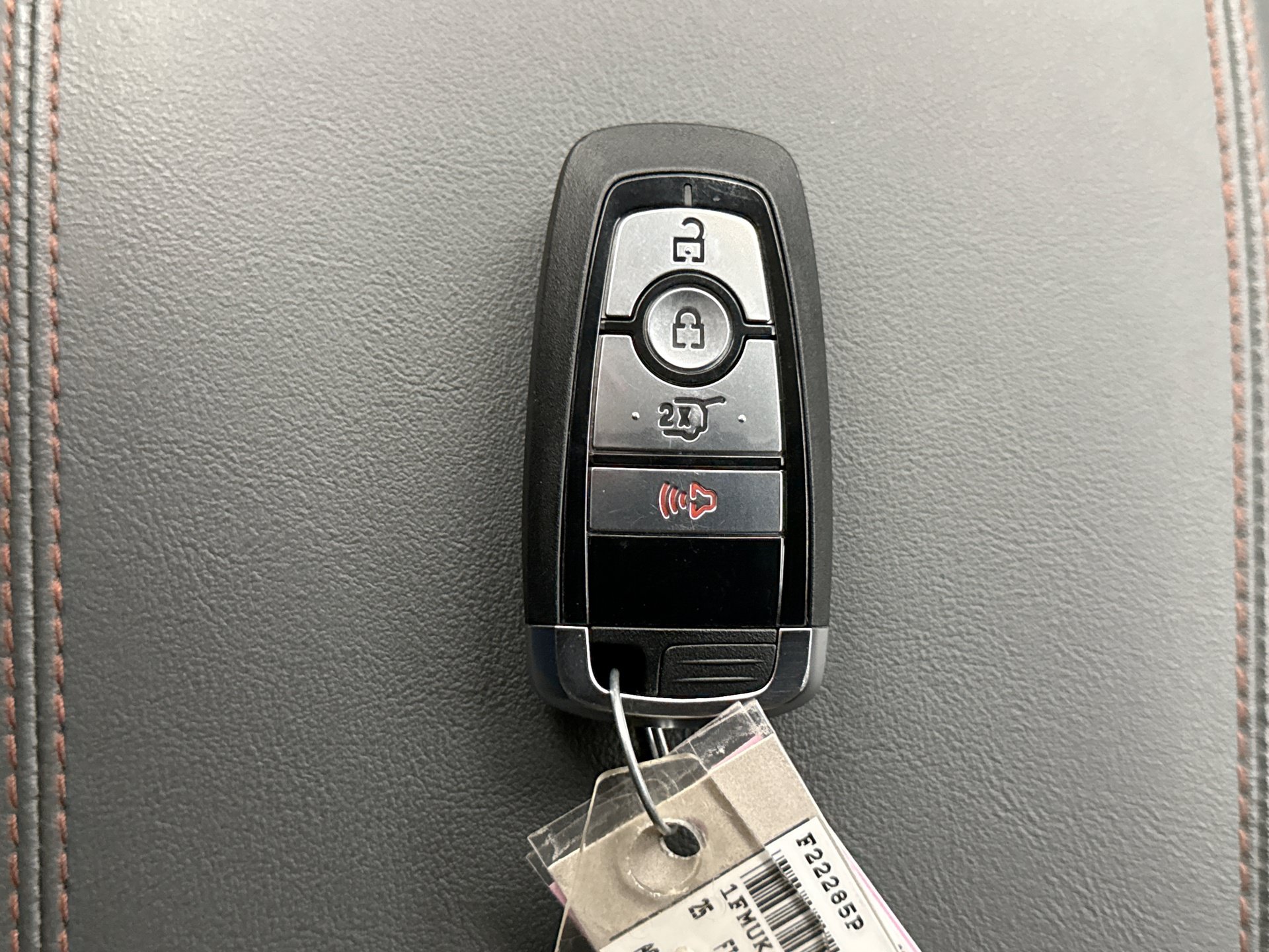 Used 2025 Ford Explorer Active AWD/4WD image 20