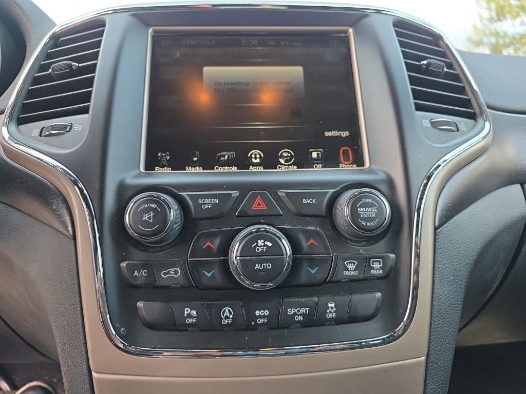 Used 2017 Jeep Grand Cherokee Laredo w/ Quick Order Package 23E image 18