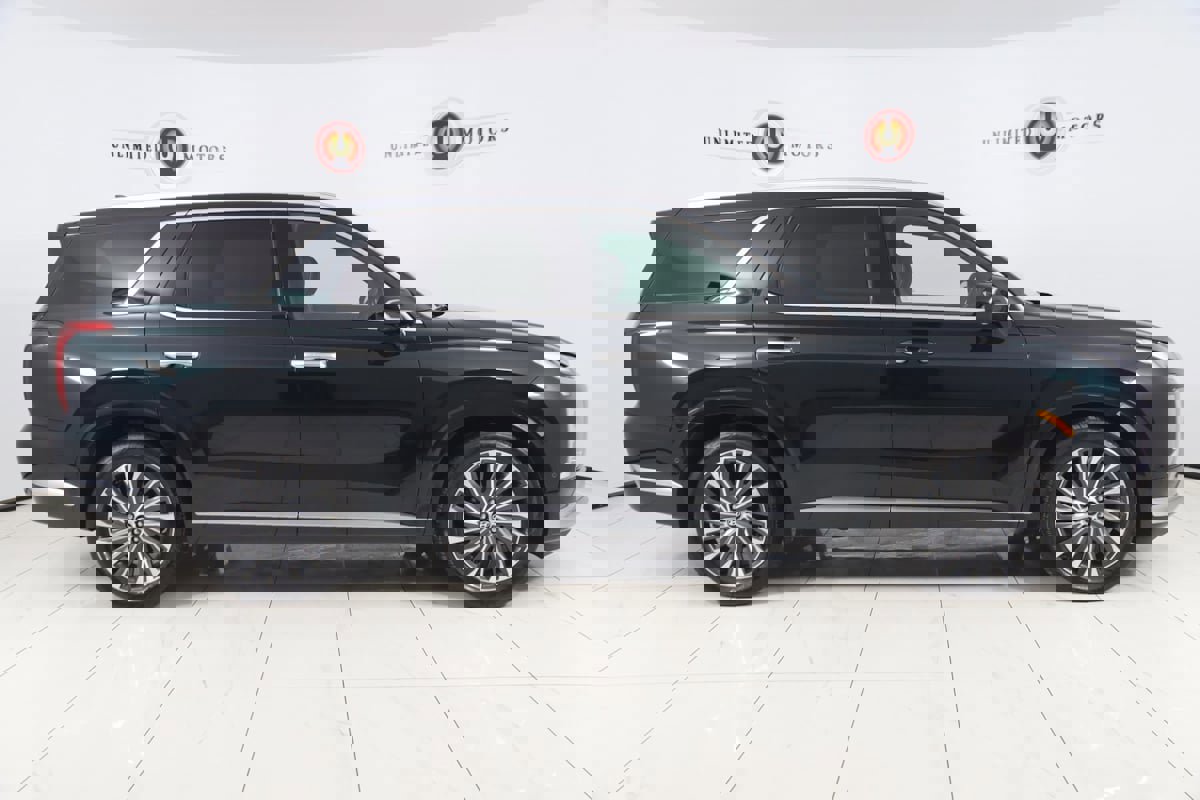 Used 2024 Hyundai Palisade Calligraphy image 2