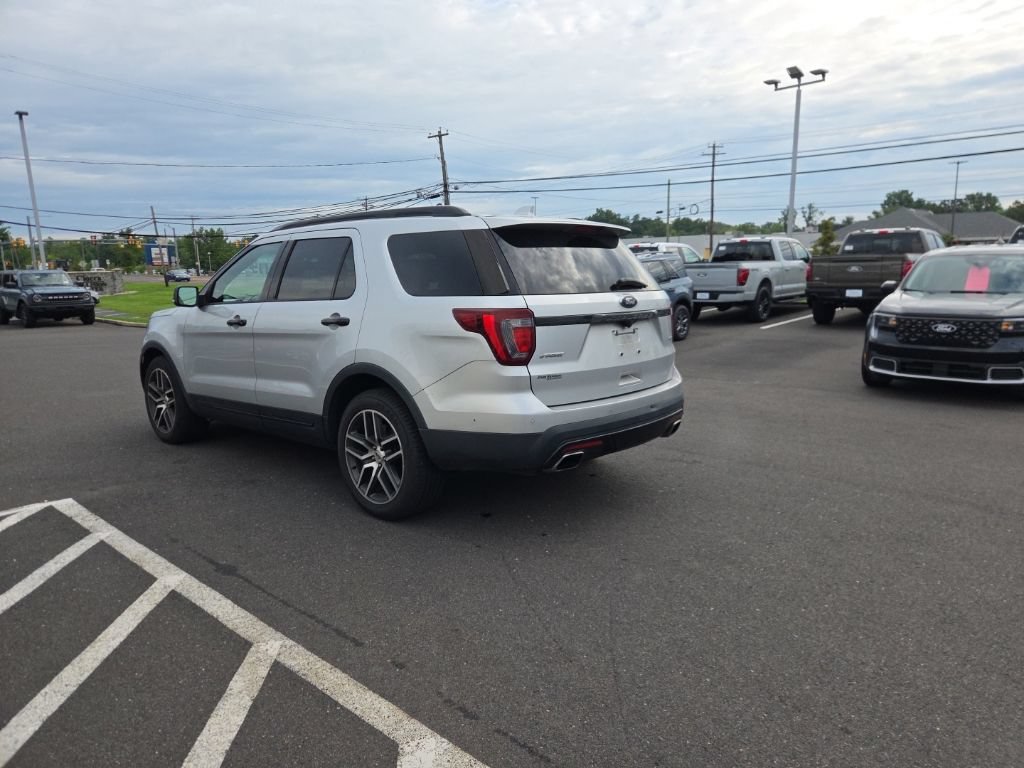 Used 2017 Ford Explorer Sport w/ Equipment Group 401A AWD/4WD image 5