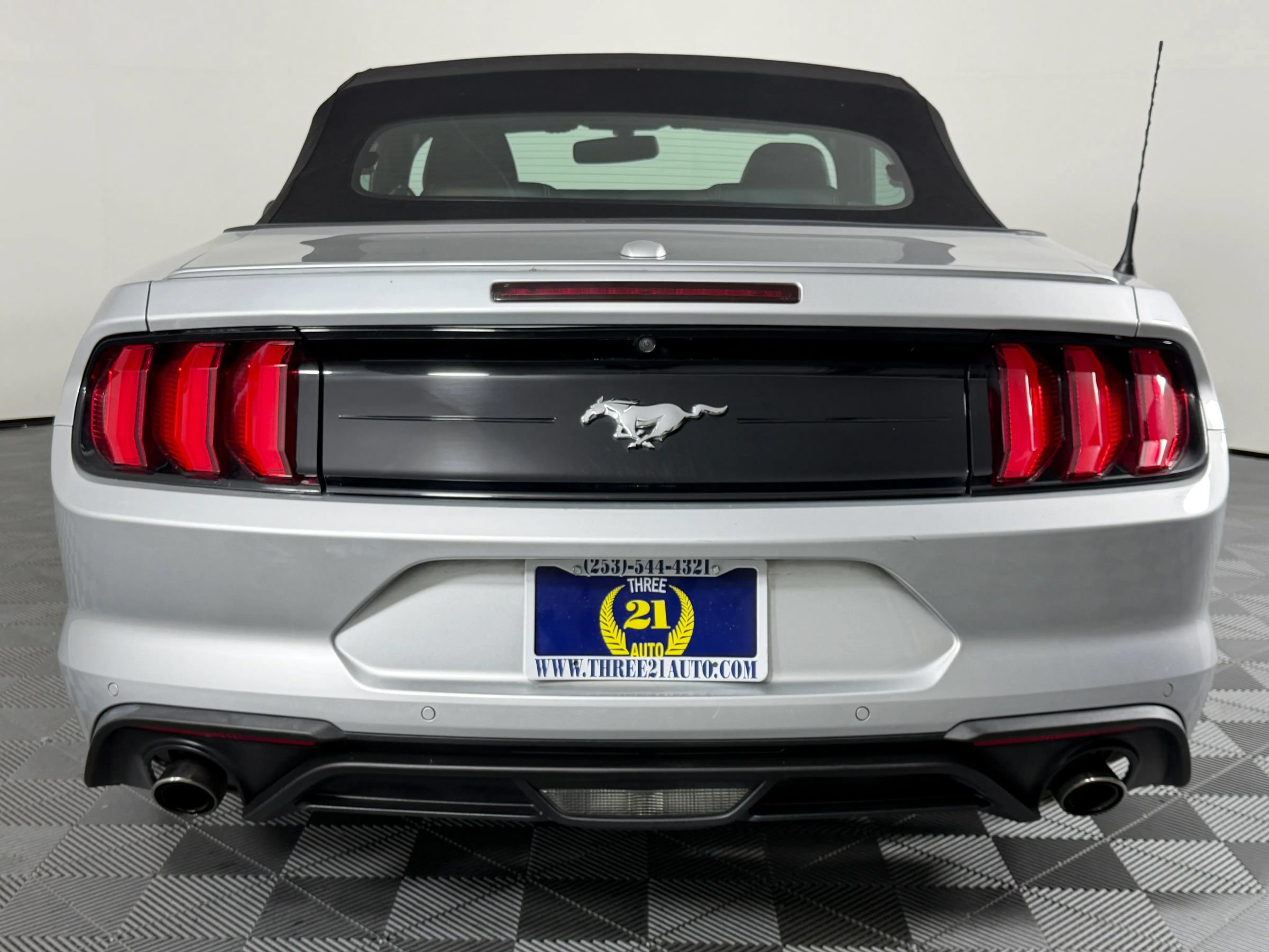 Used 2018 Ford Mustang Premium w/ Equipment Group 201A RWD image 9