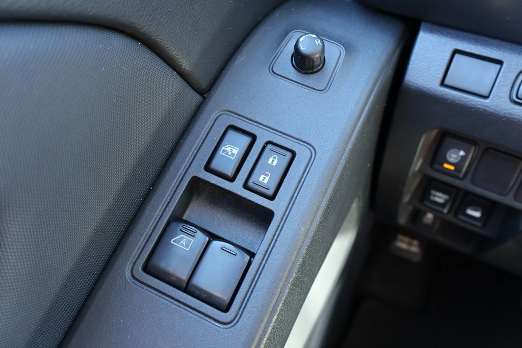 Used 2024 Nissan Frontier SV w/ Technology Package image 16
