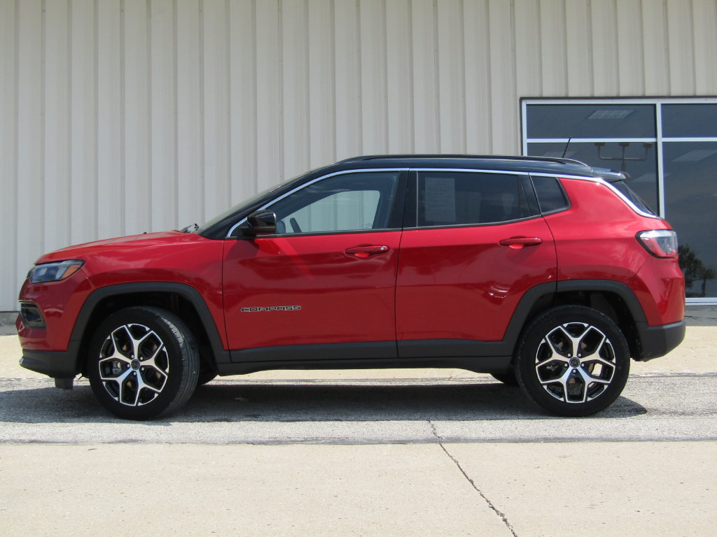 Used 2025 Jeep Compass Limited AWD/4WD image 11