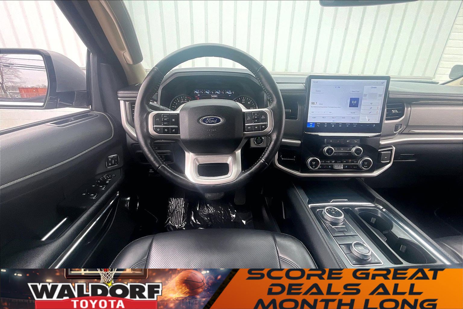 Used 2024 Ford Expedition XLT image 6