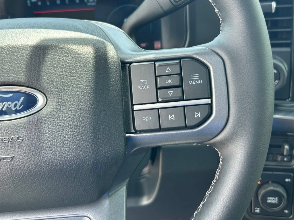 New 2026 Ford F250 Lariat w/ Black Appearance Package AWD/4WD image 44