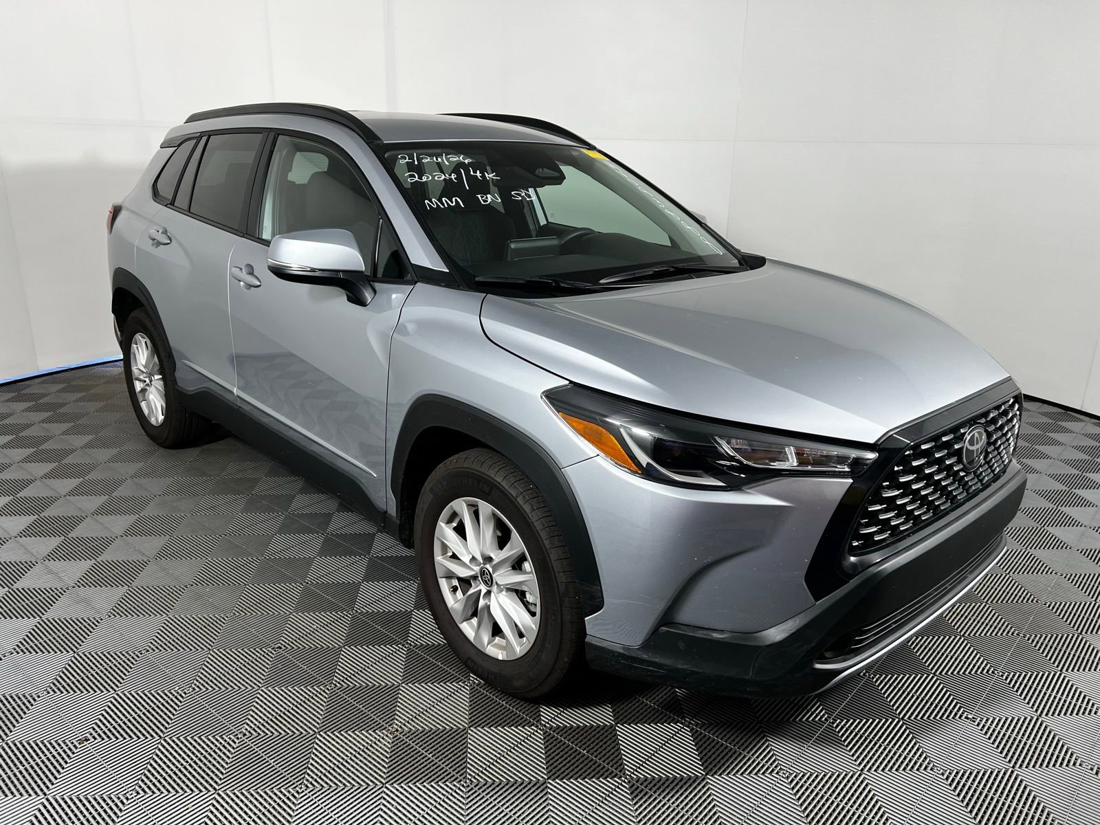 Certified 2024 Toyota Corolla Cross LE image 3