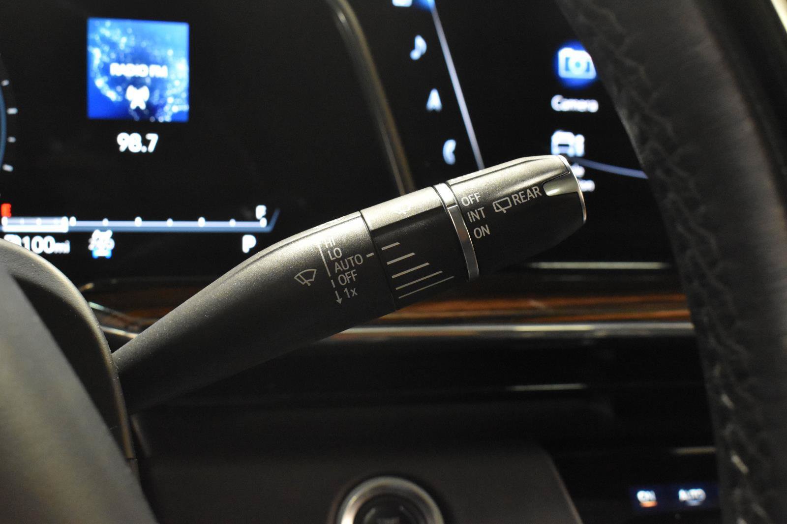 Used 2023 Cadillac Escalade ESV Premium Luxury w/ LPO, Floor Liner Package AWD/4WD image 15