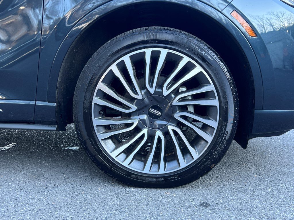 Used 2022 Lincoln Corsair Reserve w/ Sport Package image 7