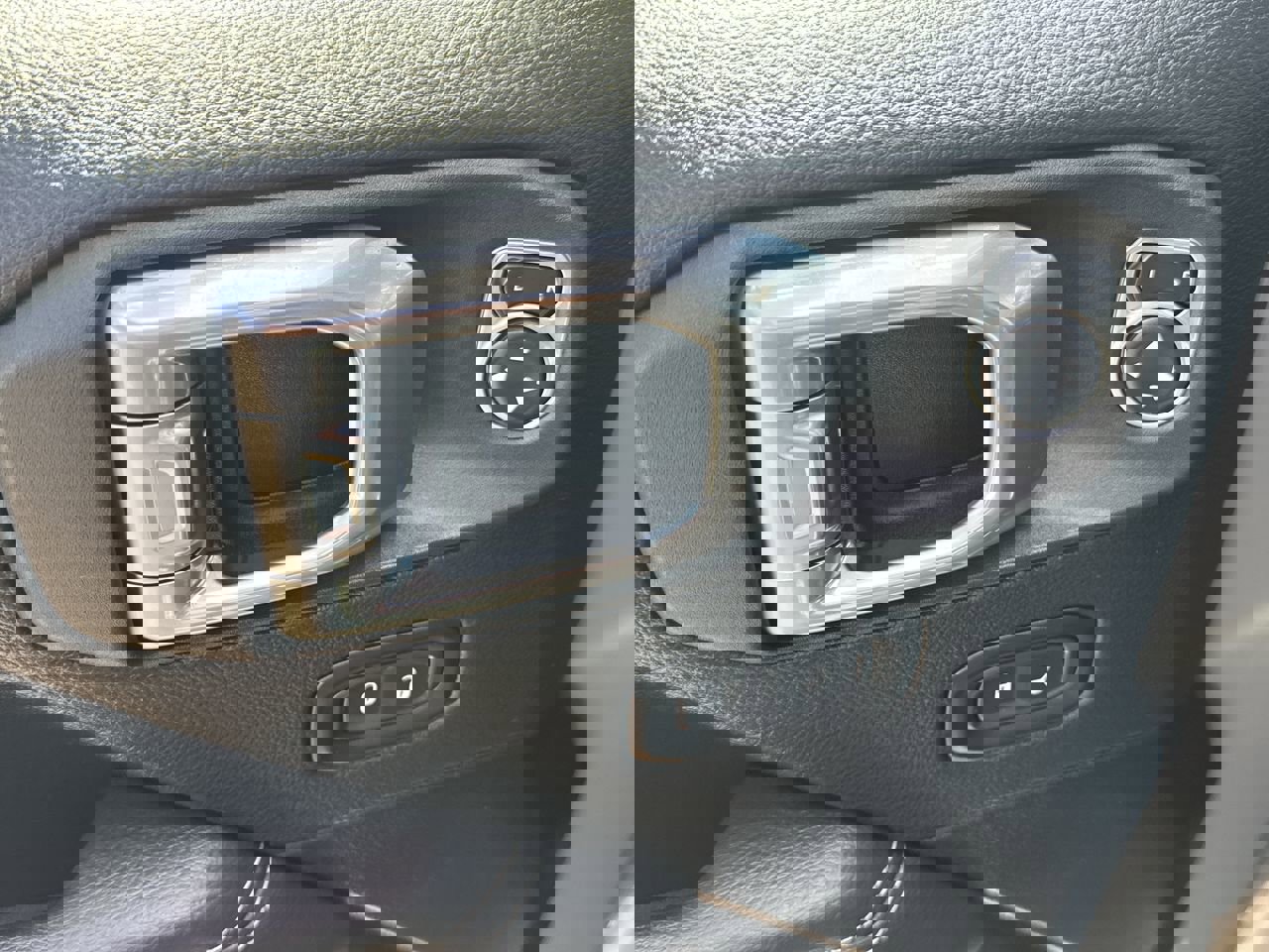 Used 2021 Jeep Wrangler Unlimited Sahara w/ Uconnect 4C Nav & Sound Group image 22