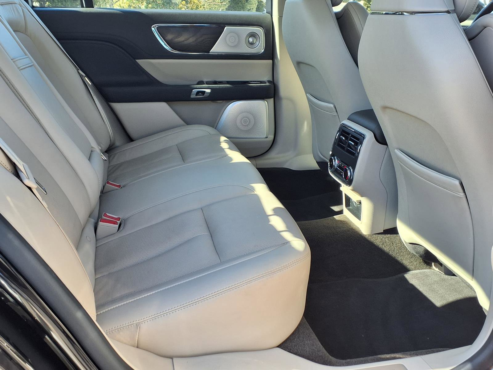 Used 2020 Lincoln Continental Reserve w/ Luxury Package AWD/4WD image 12