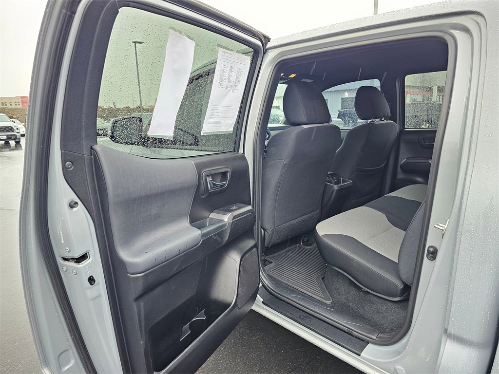 Used 2020 Toyota Tacoma TRD Off-Road w/ Technology Package image 15