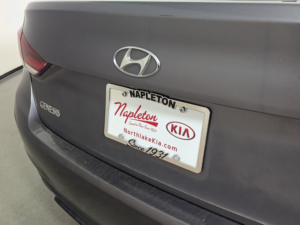 Used 2015 Hyundai Genesis 5.0 RWD image 8