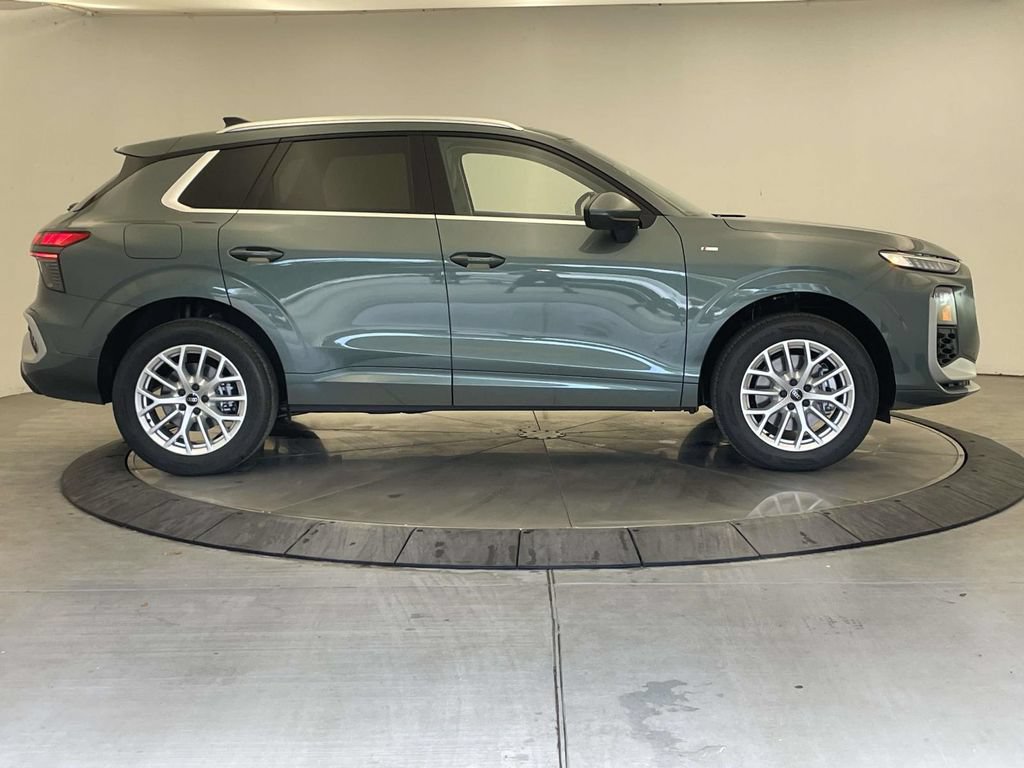 New 2026 Audi Q3 quattro 2.0T AWD/4WD image 8
